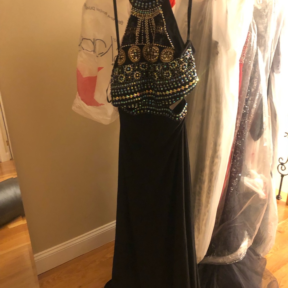 Prom dress - Picture 2 of 5